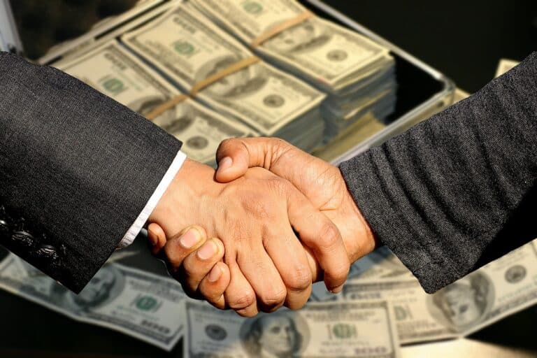 Contrato de compraventa mercantil: requisitos, ejemplos y diferencias con el civil